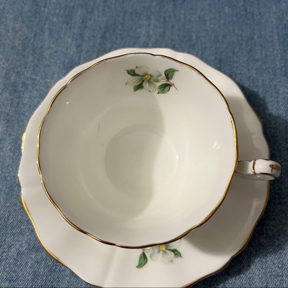 Vintage- Royal Adderley cup & saucer, Canadian provincial flowers series - Picture 2 of 9